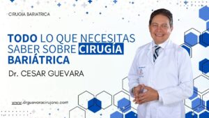 Dr. César Guevara explicando qué es la cirugía bariátrica en Bogotá, Colombia.